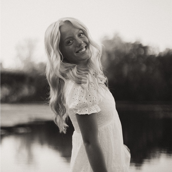 Meet your Posher, Hannah - Picture 1 of 1